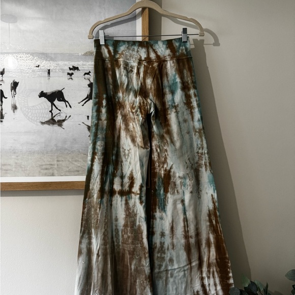 Tie-Dye Low- Rise, Wide Leg Pants in Teal, Brown & White - Picture 3 of 8